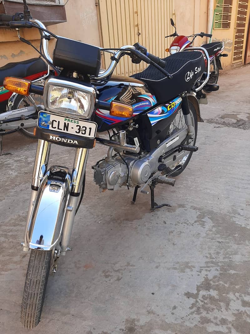 Honda CD 70 2023-24 sitekar islamabad number 2