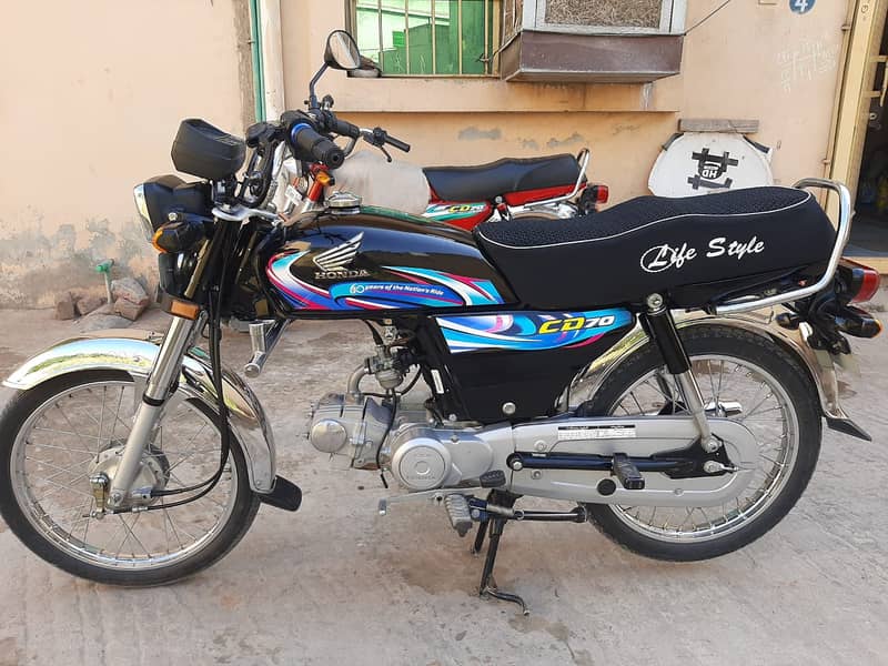 Honda CD 70 2023-24 sitekar islamabad number 4