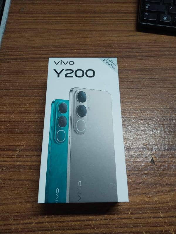 Y200 new condition all is oky 3