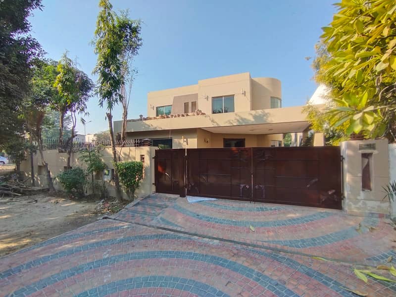 One Kanal Slightly Used Bungalow For Rent DD-Block DHA Phase 4 Lahore 0