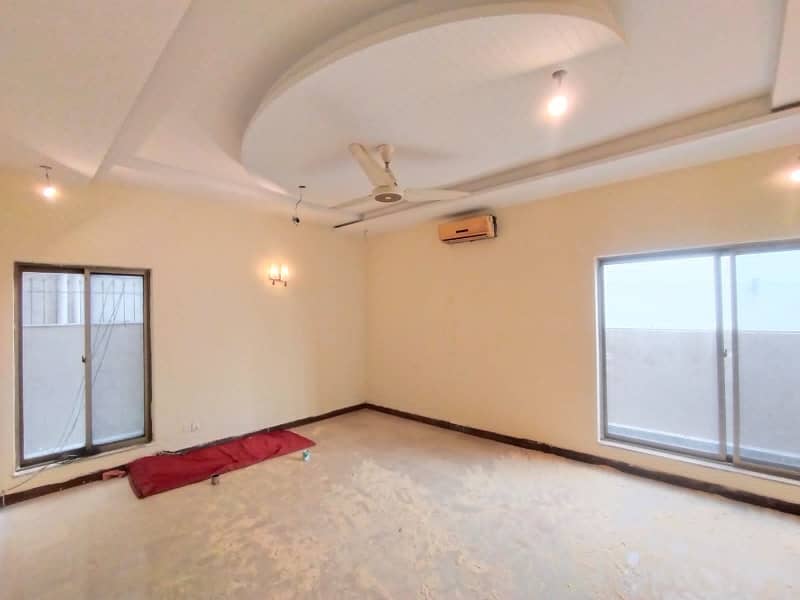 One Kanal Slightly Used Bungalow For Rent DD-Block DHA Phase 4 Lahore 4