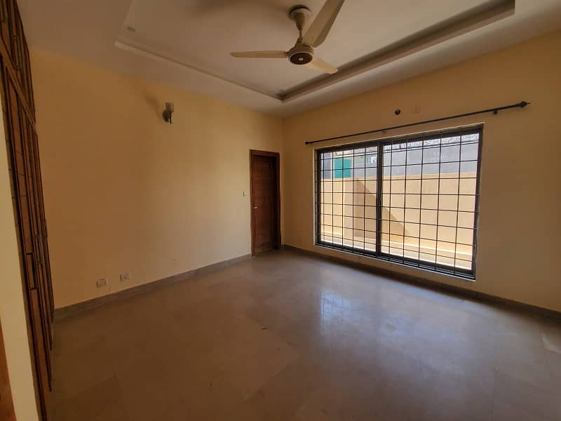 10 Marla House available for rent in C block Bahria town phase 8 19