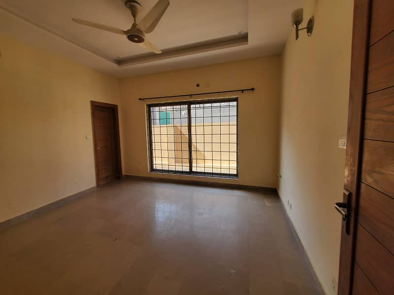 10 Marla House available for rent in C block Bahria town phase 8 20