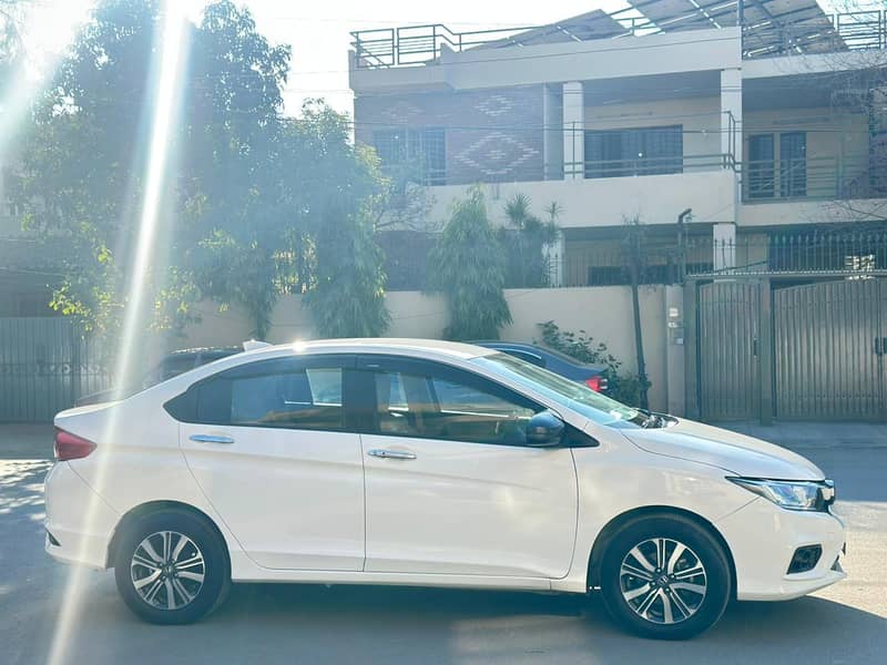 Honda City Aspire 1.5 IVTEC 2022 1