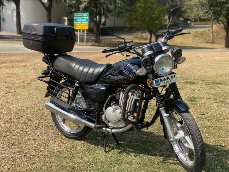 Suzuki GS 150 SE 0