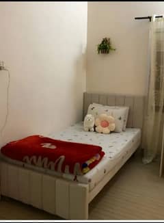 Room available for working ladies