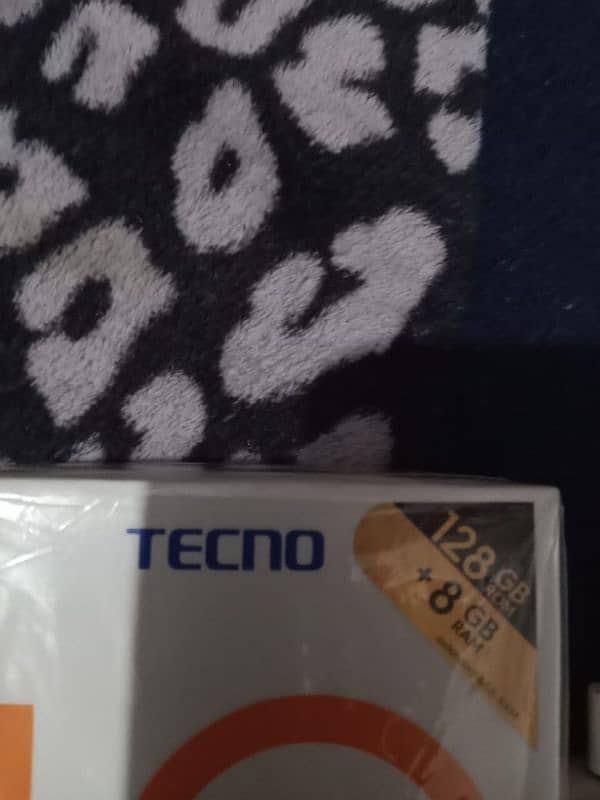 Tecno Spark 10 new like 10/10 condition 5