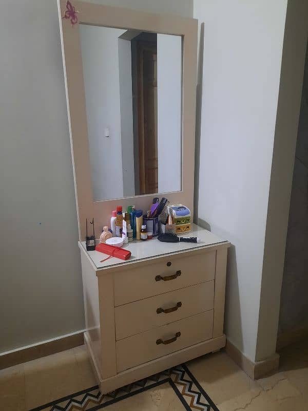 2 Single bed without matress and dressing table 3