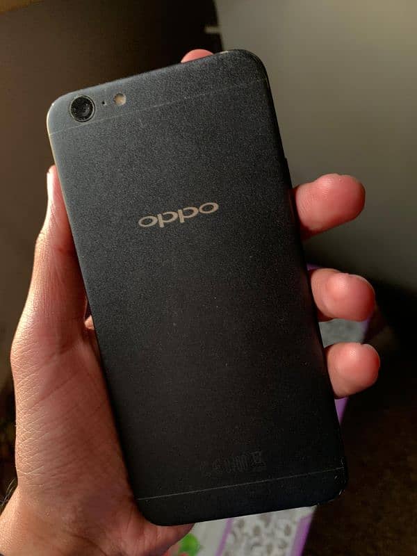 OPPO A57 0