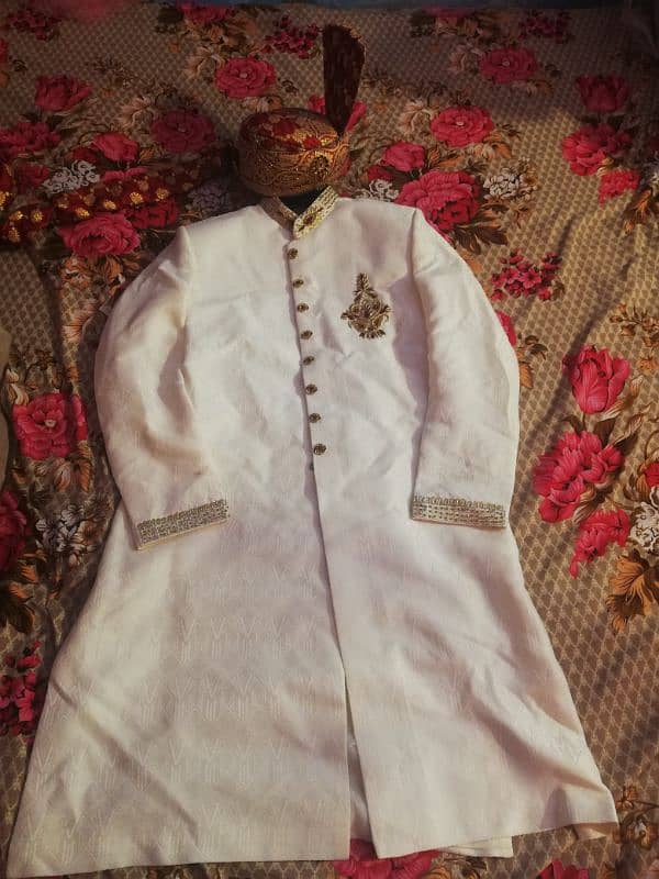 sherwani only few hours used serius buyers contact me 3