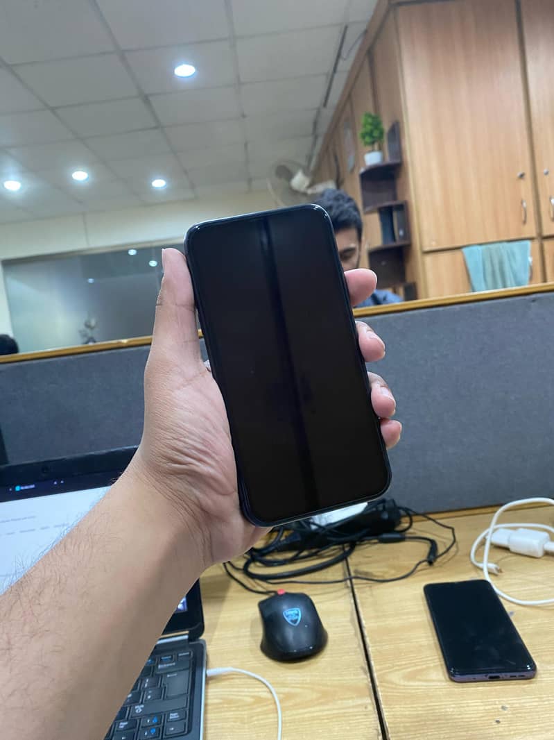 iphone 11JV 64GB 1