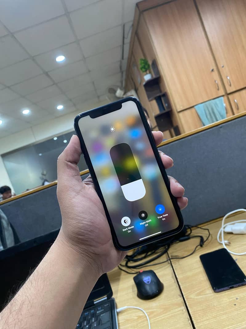 iphone 11JV 64GB 7