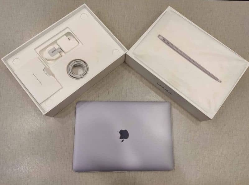 Macbook Air M1, (8/512) Brand New. 0