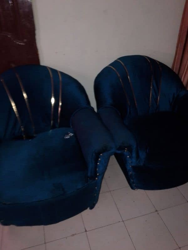 8 setter sofa set hai 0