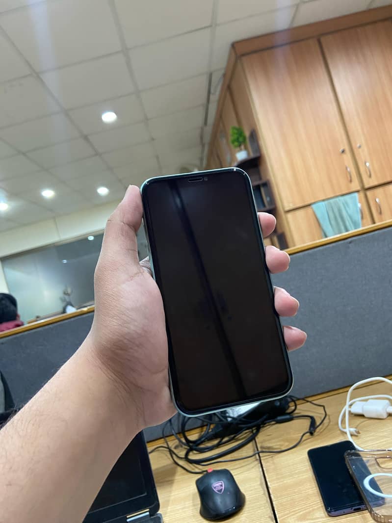 iphone 11 JV 64GB 1