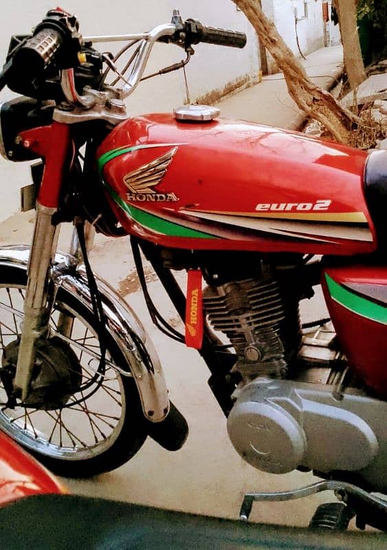 Honda 125 2014 model Lahore no call no 03141212088 3