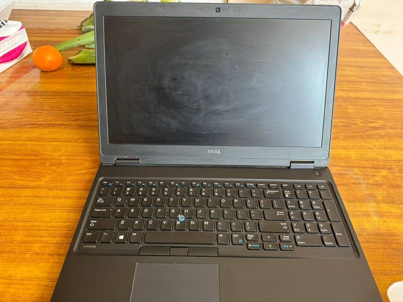 Dell Latitude 5580 15.5" 7th Generation 1