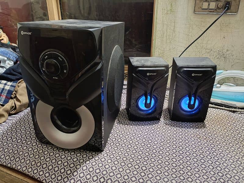 Space Hulk Bluetooth Speakers and buffer Urgent sale in Lahore 2