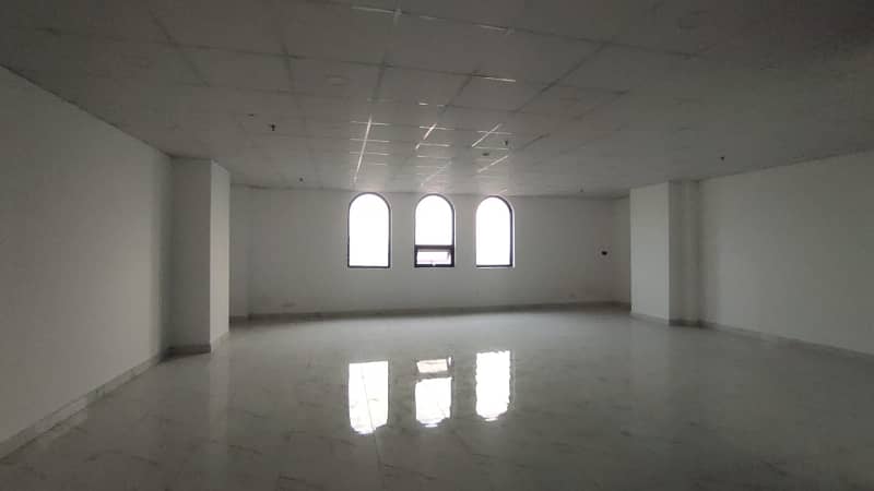 2 Kanal Commercial Building For Sale 0