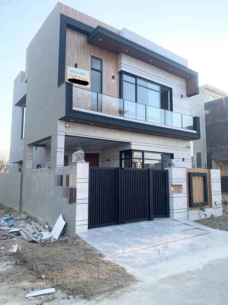 5 MARLA 4 BEDROOM BRAND NEW HOUSE ON GOOD LOCATION OF DHA PHASE 11 RAHBAR IS AVAILABLE FOR SALE 1