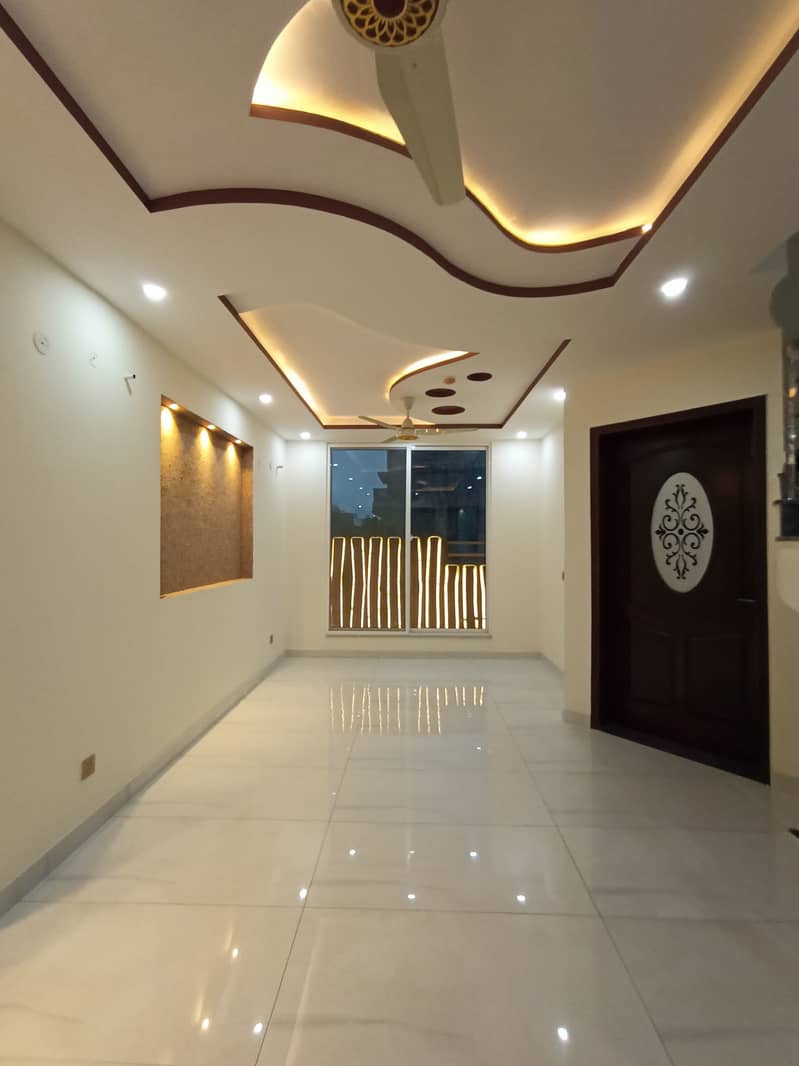 5 MARLA HOUSE ON TOP NOTCH LOCATION IS AVAILABLE FOR SALE IN DHA PHASE 11 RAHBAR 5