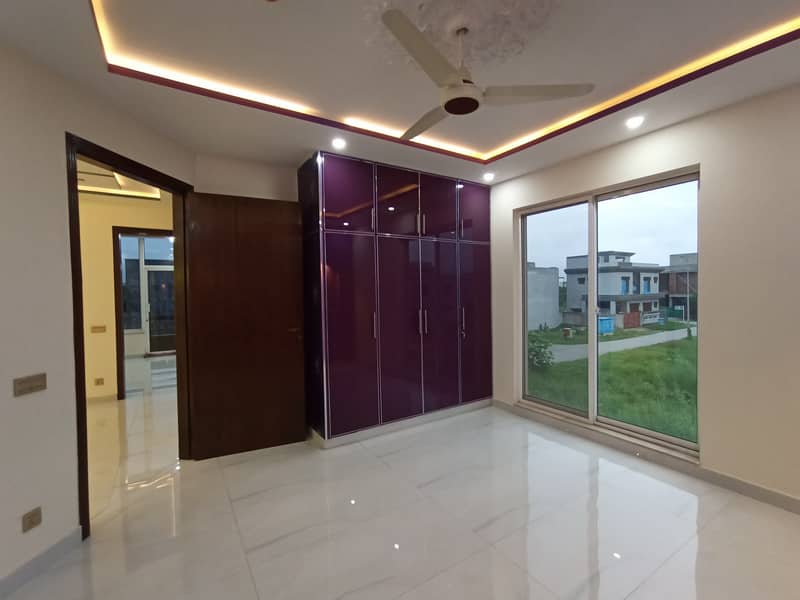 5 MARLA HOUSE ON TOP NOTCH LOCATION IS AVAILABLE FOR SALE IN DHA PHASE 11 RAHBAR 25