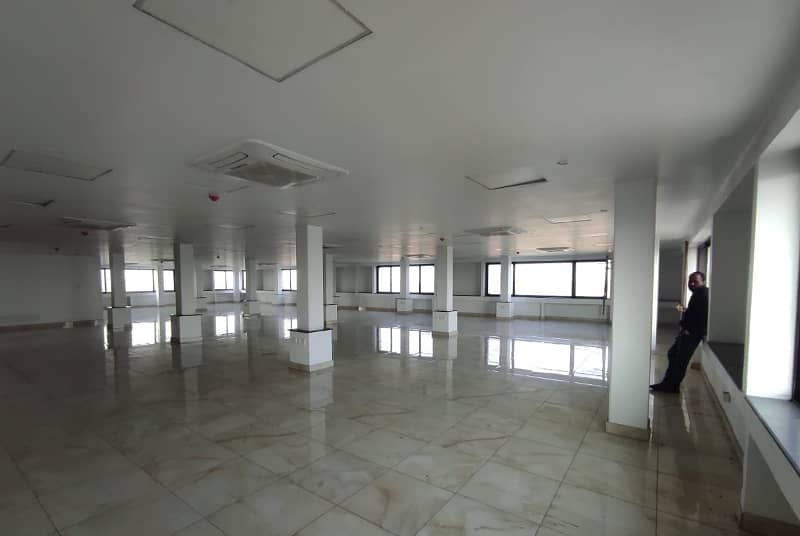 A High Profile Office Is Available With Qulaity Ambience 8