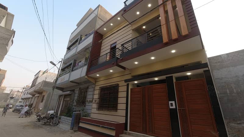 Independent Double Storey Brand new 120 yds stunning bungalow available for rent. Ground floor: 2 bedrooms, drawing room, lounge, American kitchen, tiled flooring. 10