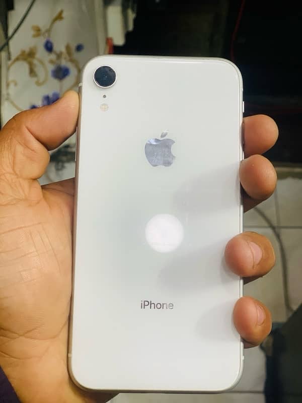 iPhone XR 0