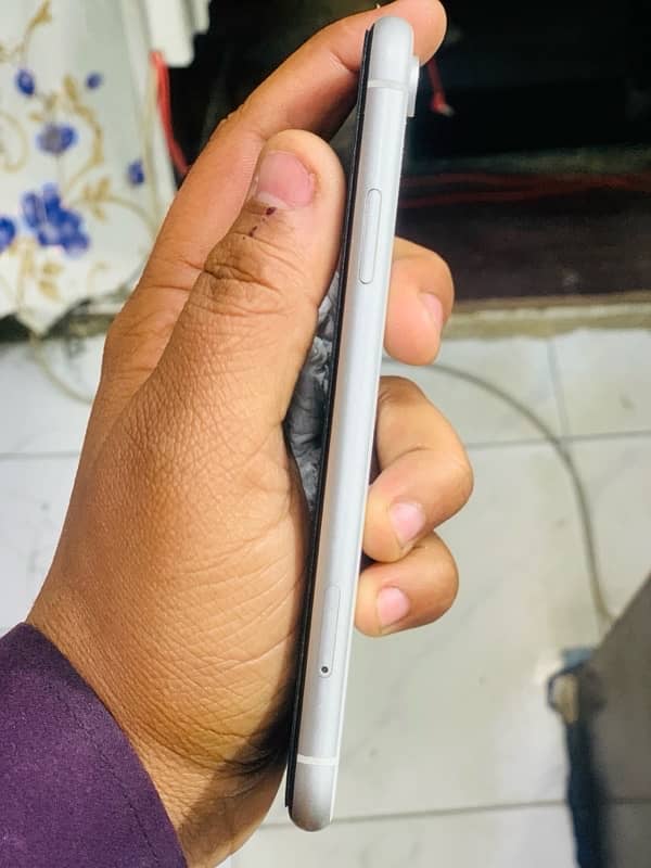 iPhone XR 2