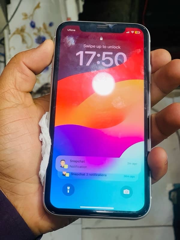 iPhone XR 4