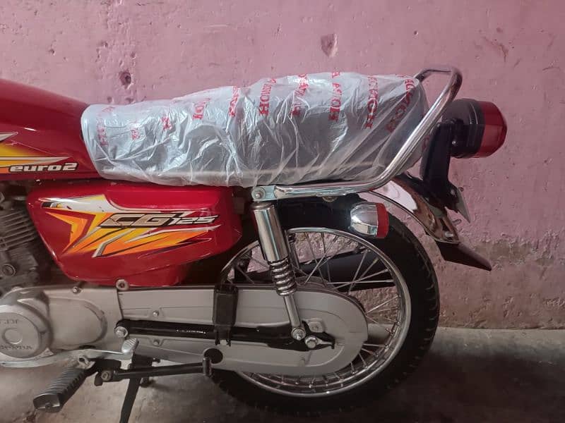 Honda CG 125cc Available for Sale 3