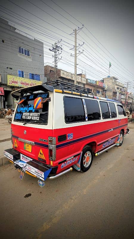 Toyota Hiace 6