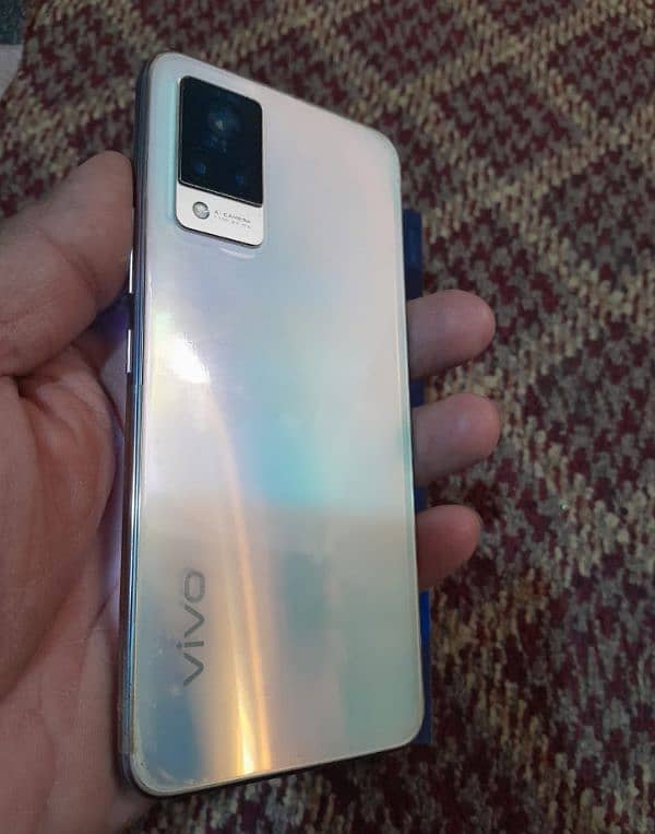 Vivo V21 8GB 128GB 3