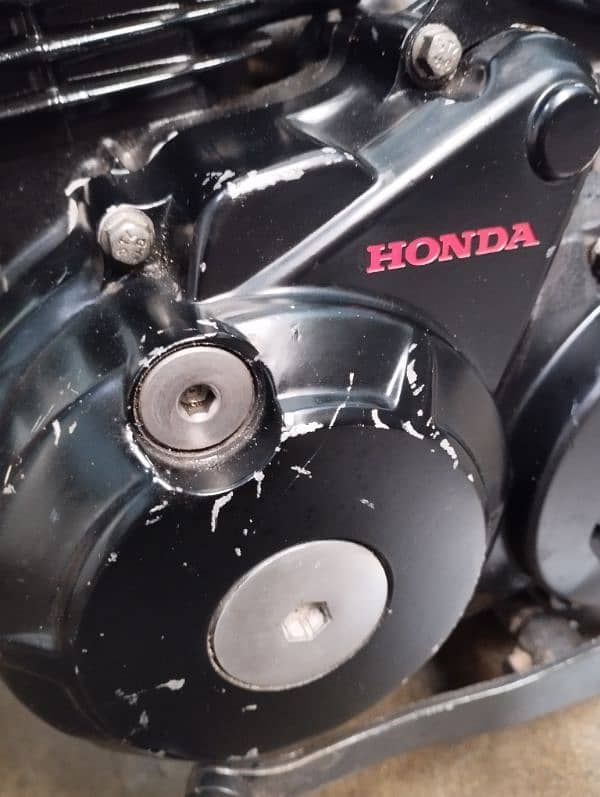 HONDA CB 160cc  engine 8