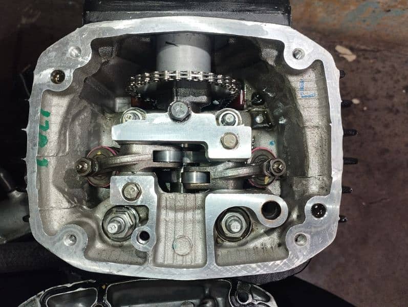 HONDA CB 160cc  engine 13