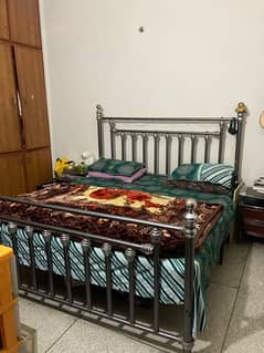 Rode Iron bed with two dressing table