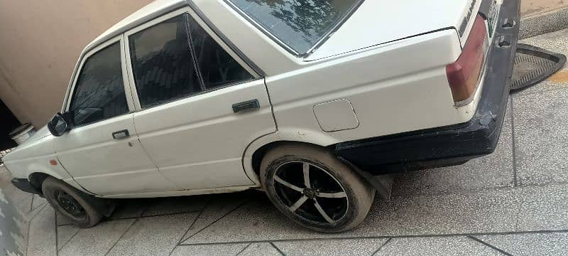 Nissan Sunny 1986 4