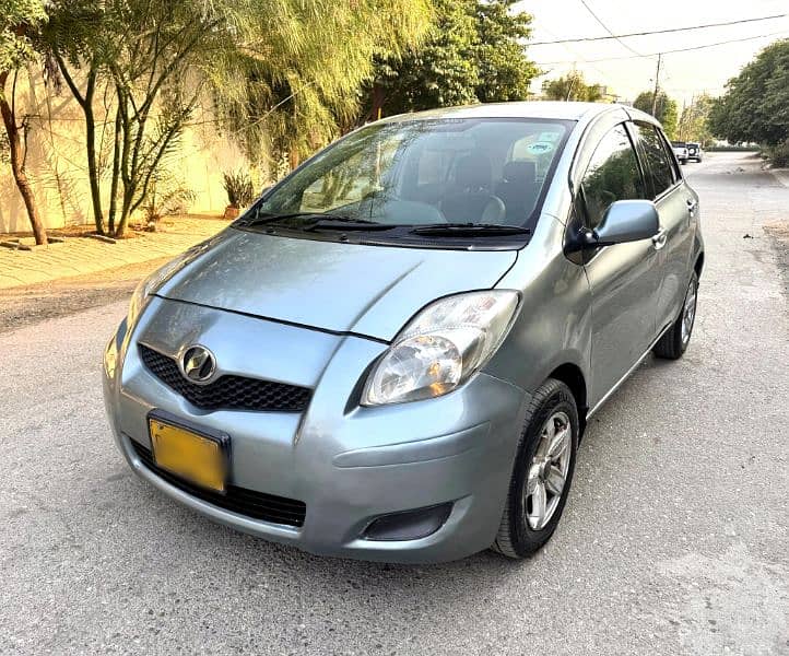 Toyota Vitz 2010 / 2013 automatic 1000cc 4