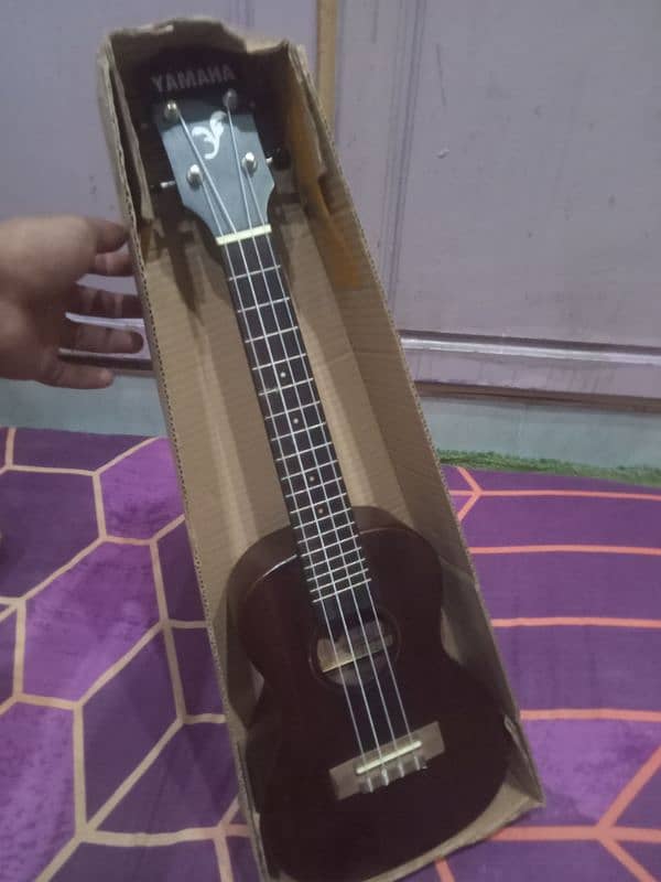 concert size yamaha ukulele 0