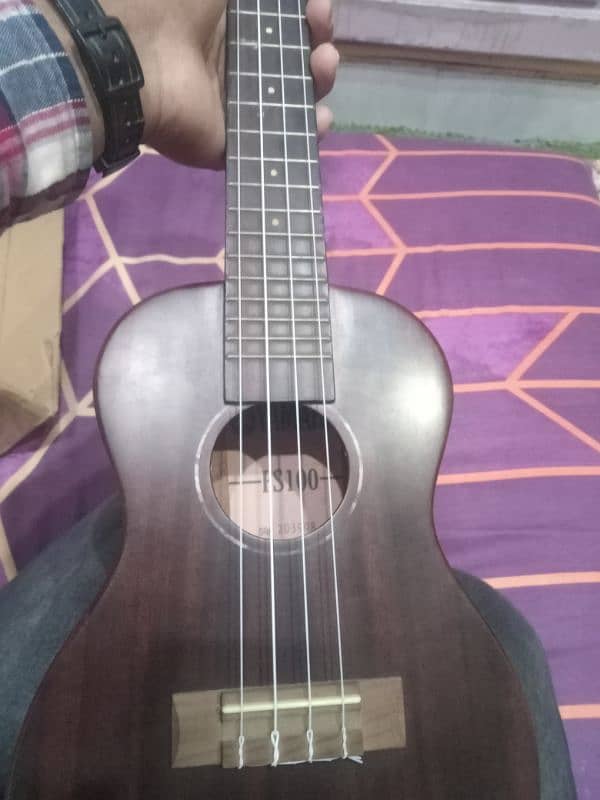 concert size yamaha ukulele 4