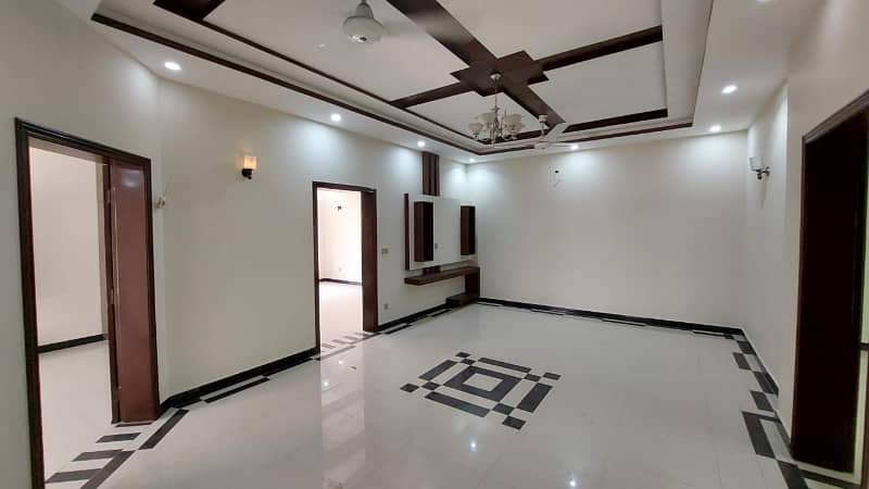 Ten Marla Non-Furnished Brand New Upper Portion Available For Rent In Bahria Town, Lahore. 3