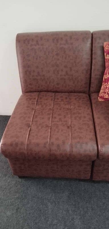 3 seater sofa new condition 1