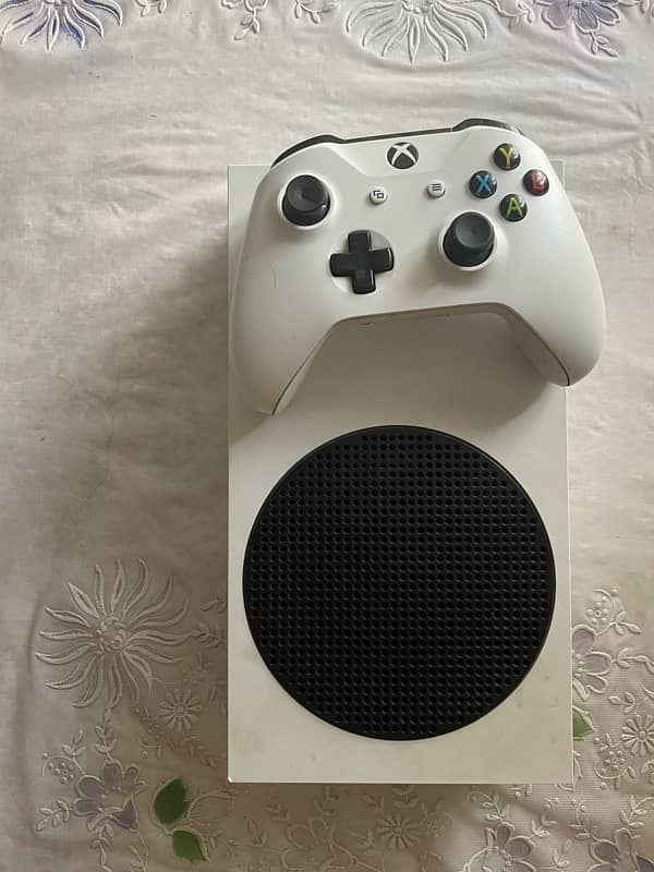 XBOX Series S with box 1