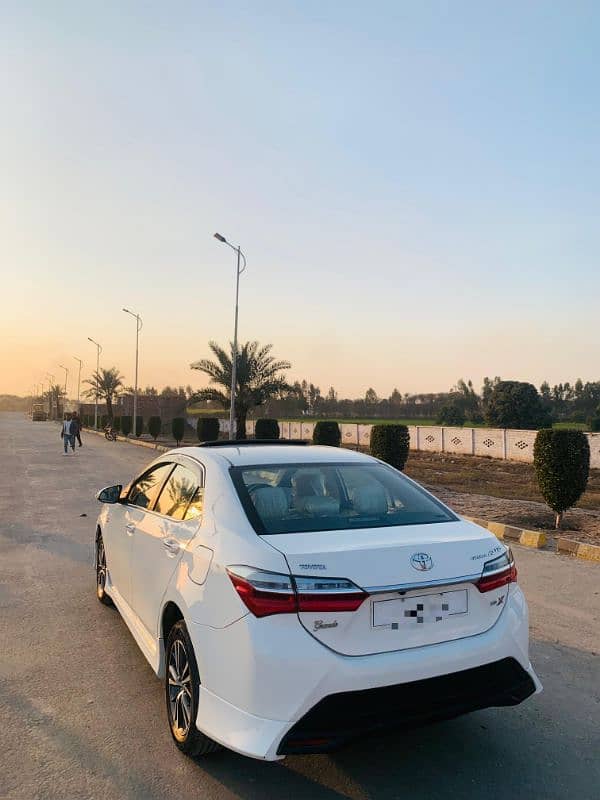 Toyota Altis Grande x 2021 Beige int 3