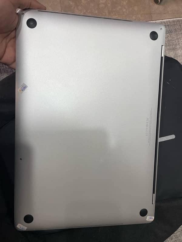 macbook pro 15 inch 2016 10