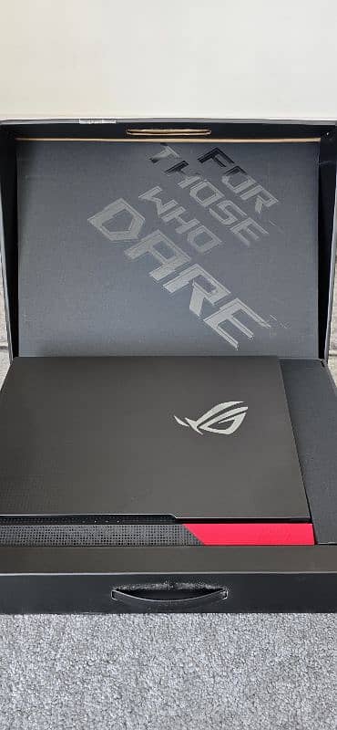 Asus Rog Strix Laptop Ryzen9 AMD RX6800M 1