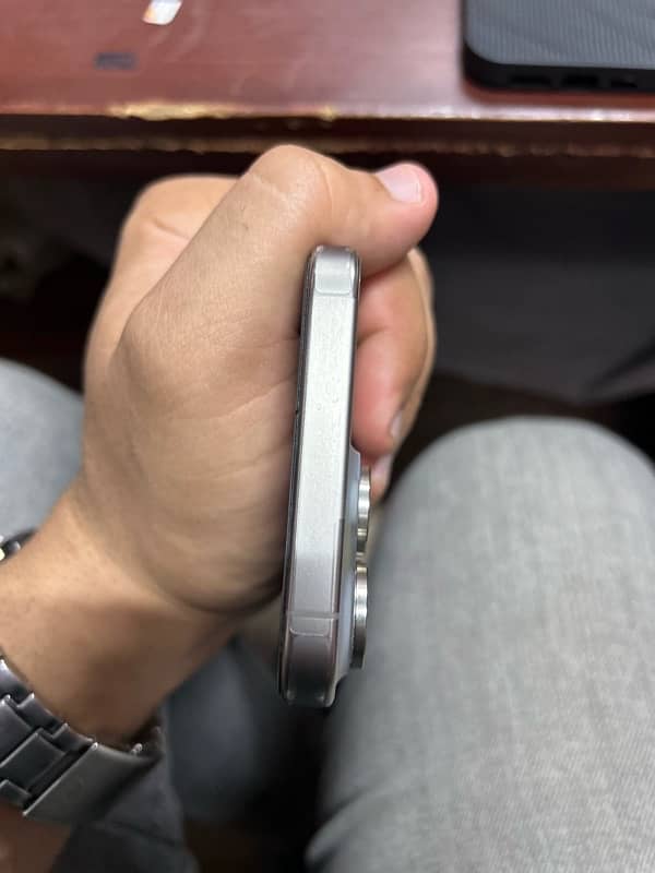 iPhone 15 pro max jv Natural titanium 3