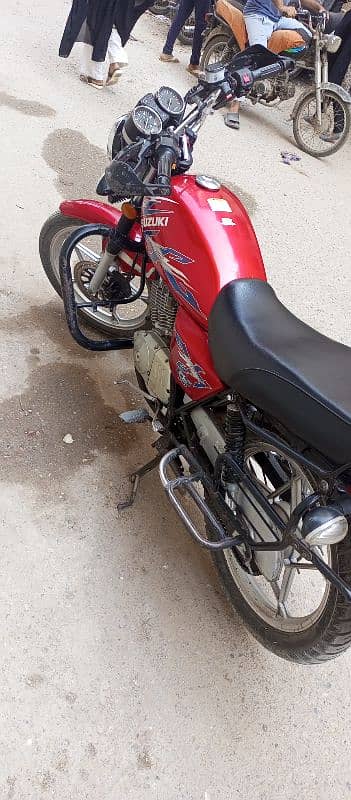 URGENT SALE!! SUZUKI 2022 150CC RED COLOUR 10/10 1