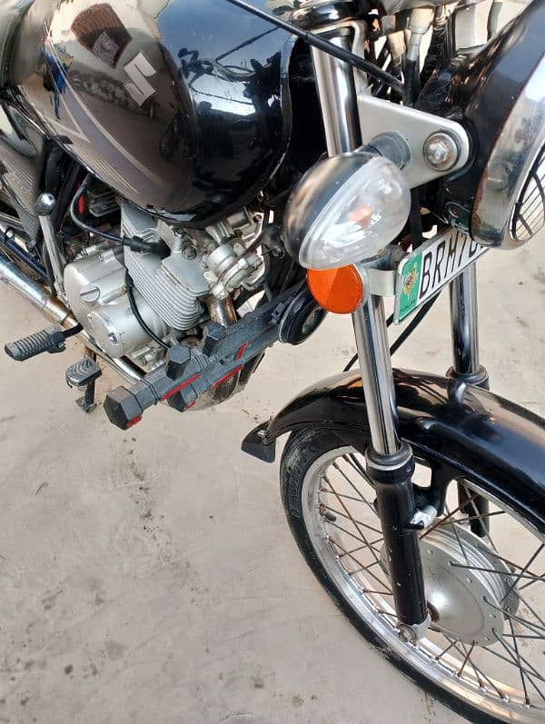 Suzuki GS 150cc 3